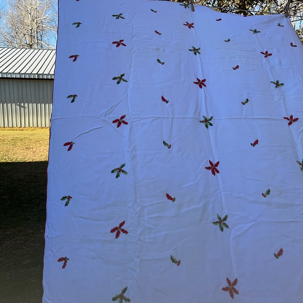 Christmas Tablecloth with Red and Green Floral Embroidery